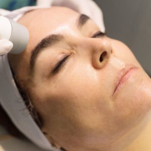Dra Roxana Cobo - Rejuvenecimiento Facial No Invasivo - SkinLight Sorisa Cali