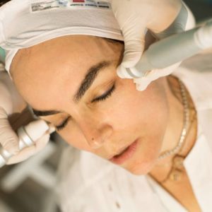 Dra Roxana Cobo - Rejuvenecimiento Facial No Invasivo - SkinLight Sorisa Cali